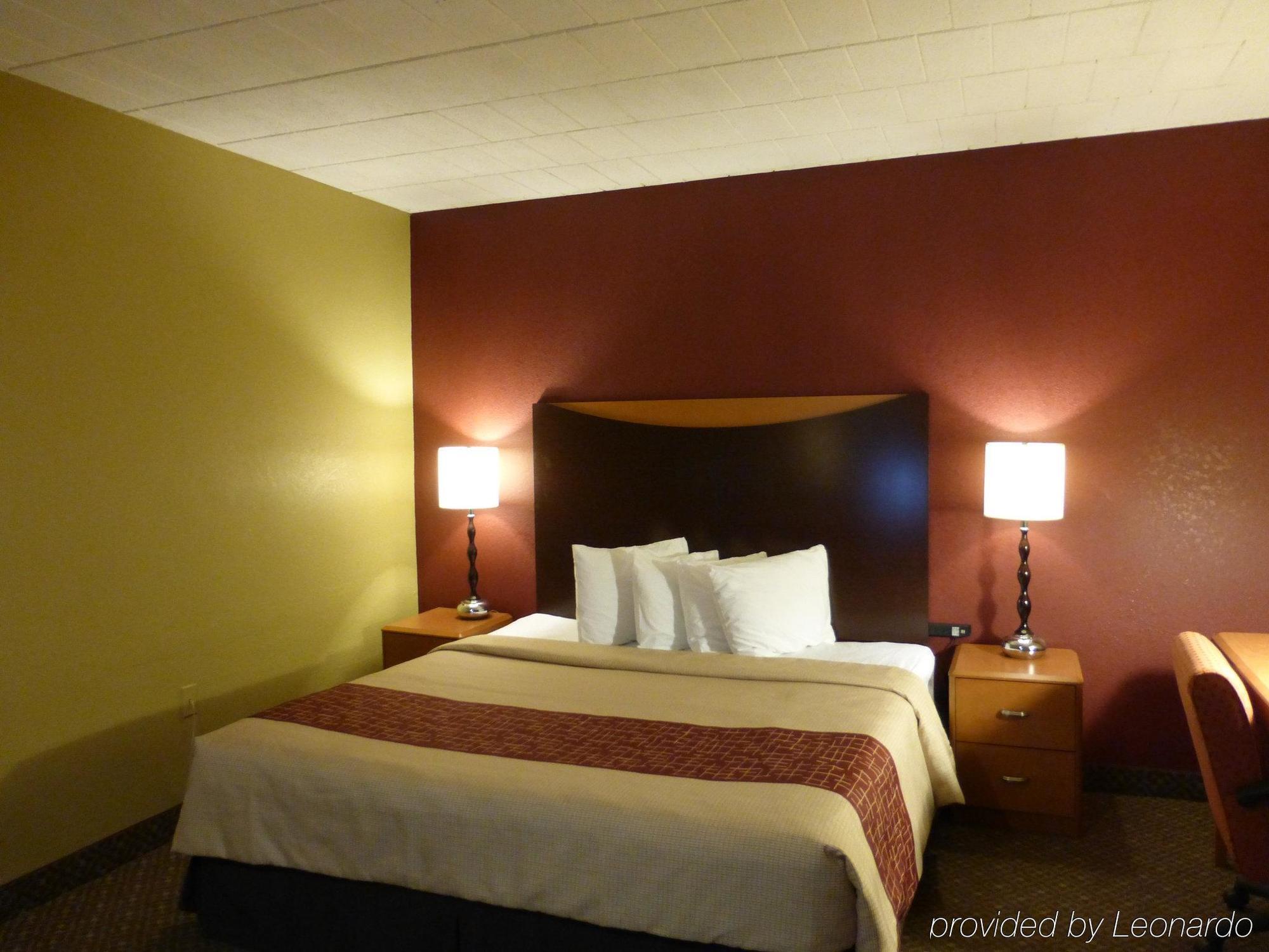 Red Roof Inn Baltimore Northwest Exterior photo